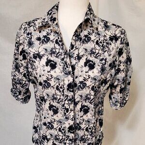 Ann Taylor Button up floral short sleeve blouse size 4